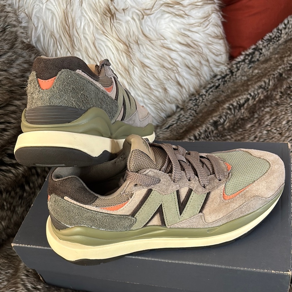 New Balance 5740 Men’s 7.5 Mushroom mix - Picture 3 of 11